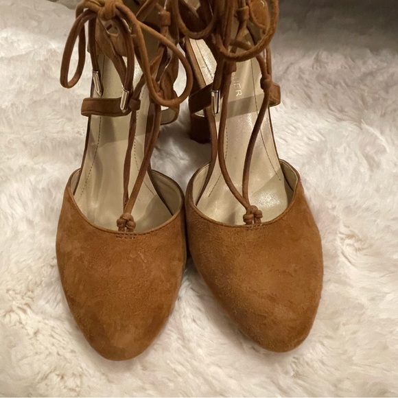 Marc Fisher Suede heel - Picture 5 of 7